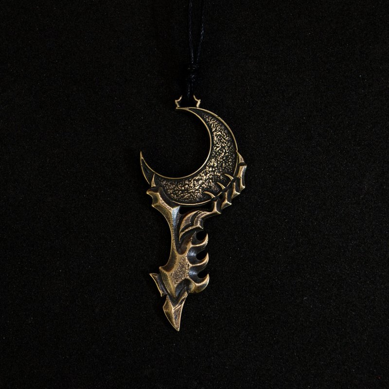 Dark Elf Metal Crescent Moon Pendant Necklace / Bronze Elf Pendant Accessories - Necklaces - Copper & Brass Gold