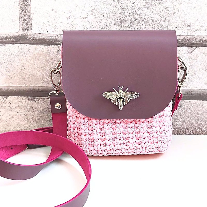 Mobile phone crossbody bag Hand-woven granddaughter Christmas present - Handbags & Totes - Genuine Leather Pink