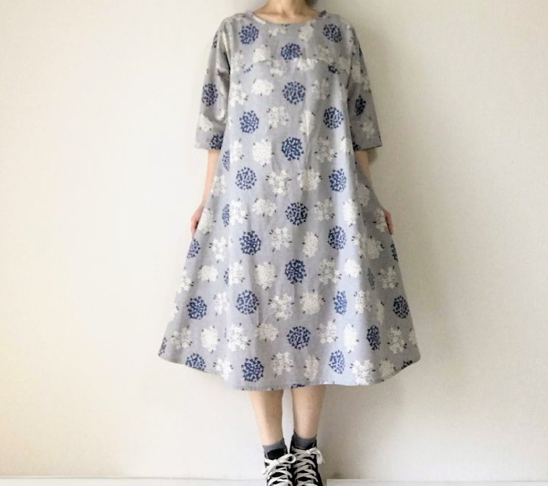 あじさい　シンプルなフレアワンピース　綿麻 - 洋裝/連身裙 - 棉．麻 灰色
