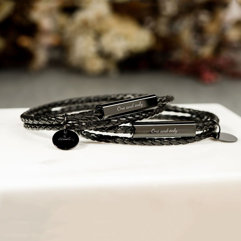 Crudo Leather - Ricordi Leather Bracelet - Piano Black (Personalised) - สร้อยข้อมือ - หนังแท้ 