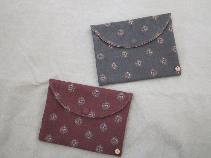 [Not shy] sanitary napkin pouch (retro totem) - กระเป๋าเครื่องสำอาง - ผ้าฝ้าย/ผ้าลินิน 