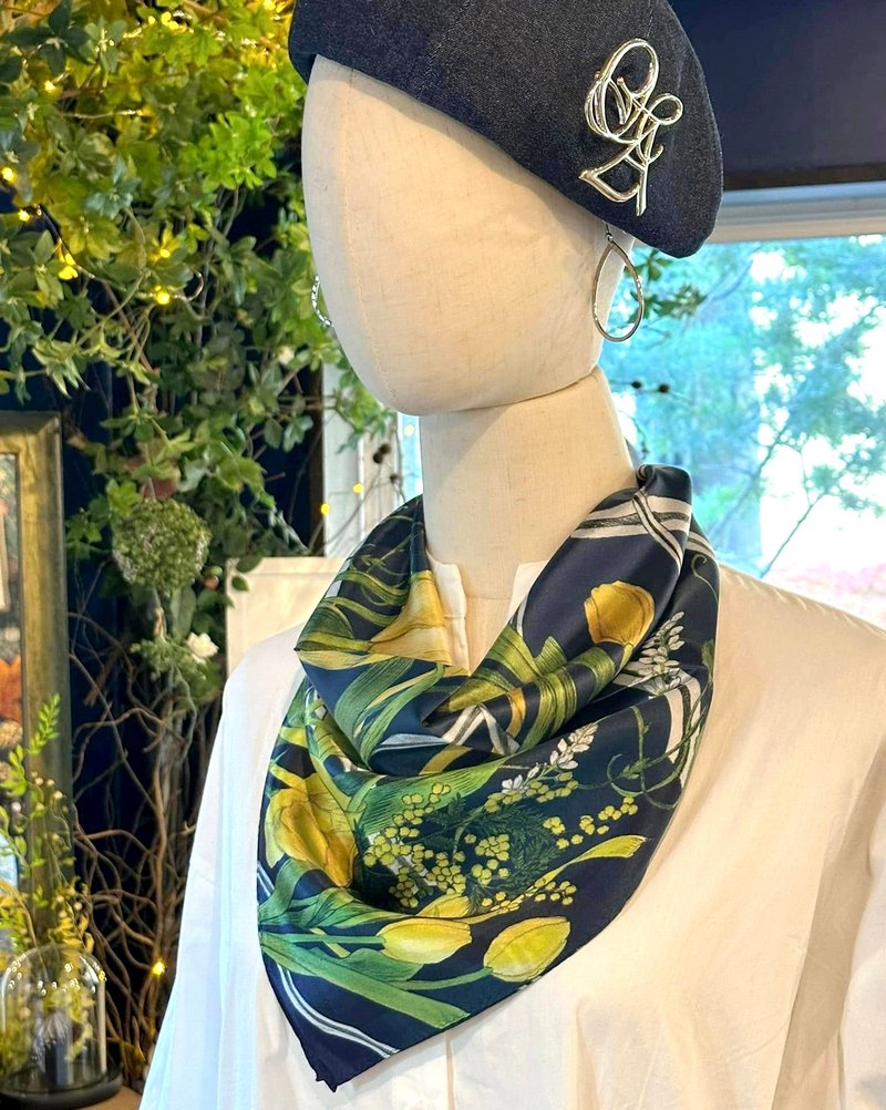 50cm角_silkscarf_Happiness of yellow (navy)　ChristalART - Scarves - Other Materials Blue