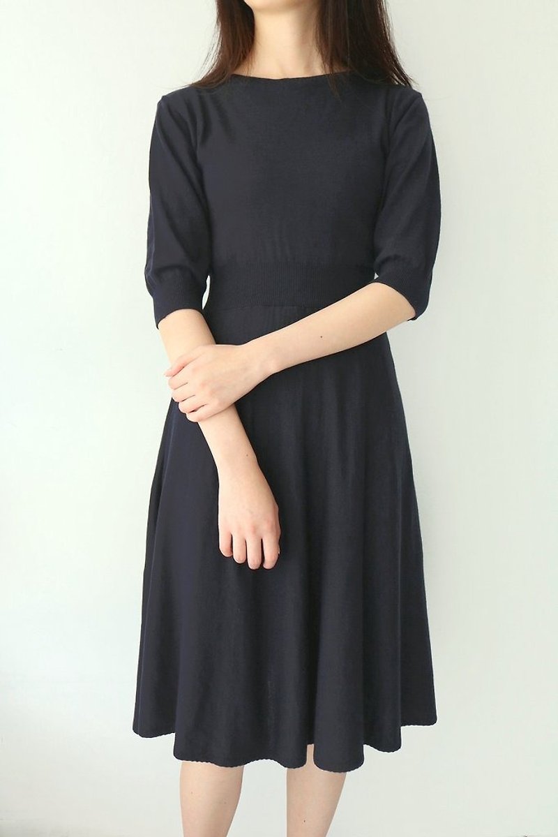 Gia Knit Dress (can be customized for other colors) - ชุดเดรส - ผ้าฝ้าย/ผ้าลินิน 