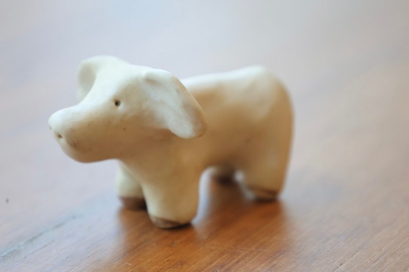 Handmade Pig Bowl Ceramic Animal Tray / Crystal Base - ตุ๊กตา - ดินเผา ขาว