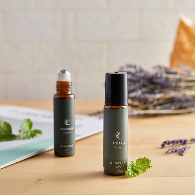 Compound Essential Oil Roll-on Bottle [Scent of the Forest] 10ml-Perfume | SPA | Relax - น้ำหอม - น้ำมันหอม สีเขียว