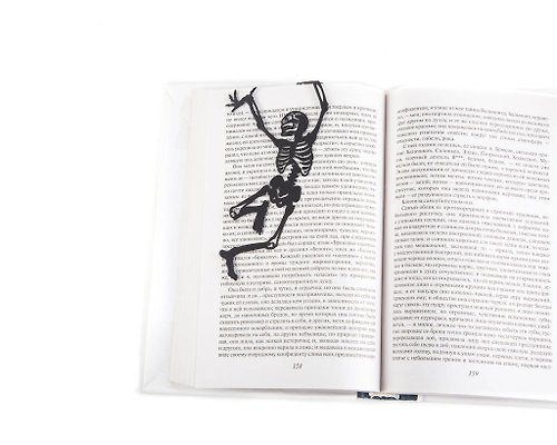 Design Atelier Article Black Metal Happy Skeleton Bookmark, Small Bookish Gift for Horror-Loving Reader