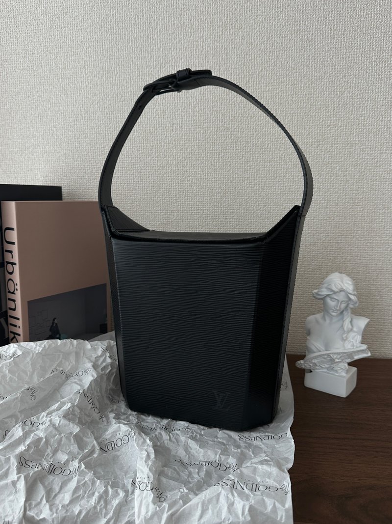 中古包 Louis Vuitton 路易威登 水波壓紋牛皮So Black 小盒子包 - 手提包/手提袋 - 真皮 黑色