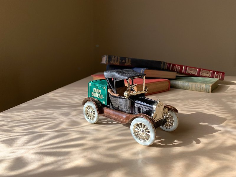 Early Ford Model T piggy bank - Coin Banks - Other Metals 