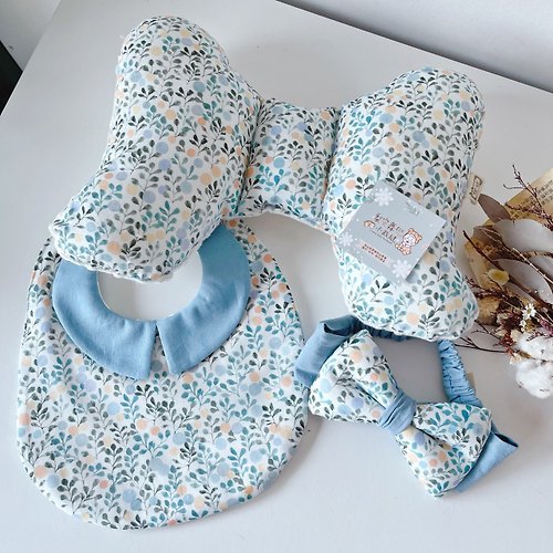 梨安舞兜小裁縫 手作彌月禮盒 海水藍青草 彌月禮盒三件組 荳荳蝴蝶枕+圍兜+寶寶髮帶 嬰兒禮物