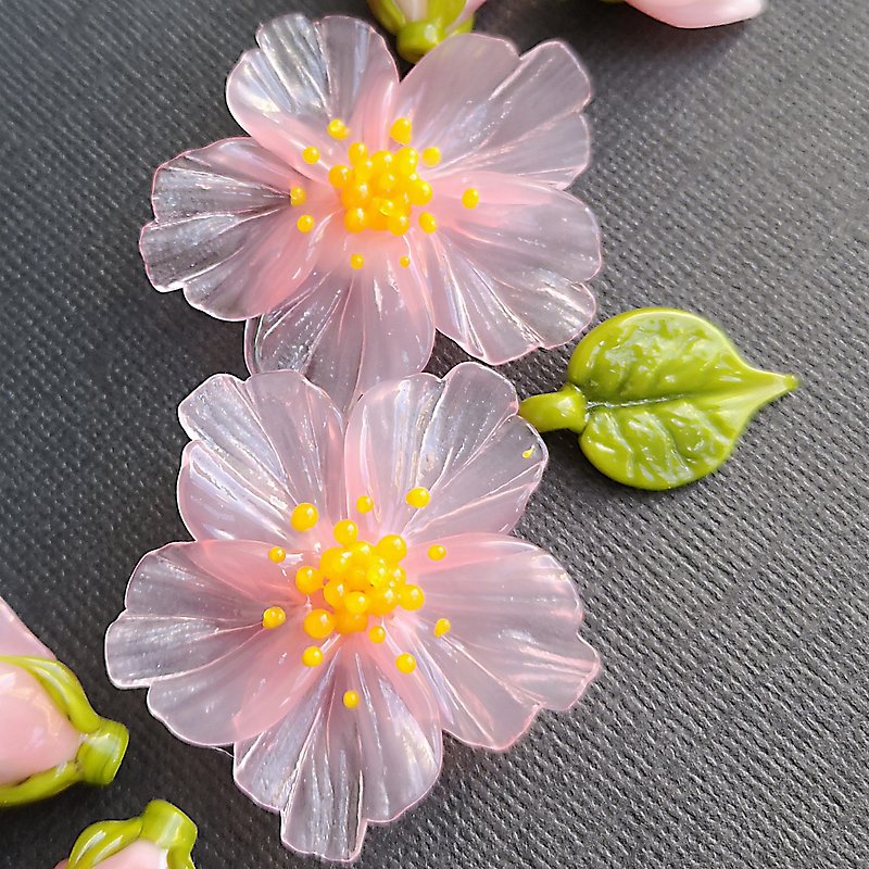 Pink Flower Glass Beads, 2 Flowers Matched Pair for Earrings, Unique Handmade - งานเซรามิก/แก้ว - แก้ว สึชมพู