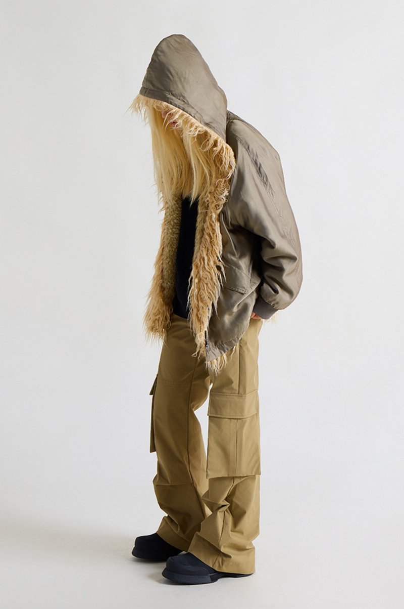 Furry MA-1 Jacket 長毛連帽夾克 - 女上衣/長袖上衣 - 其他材質 綠色