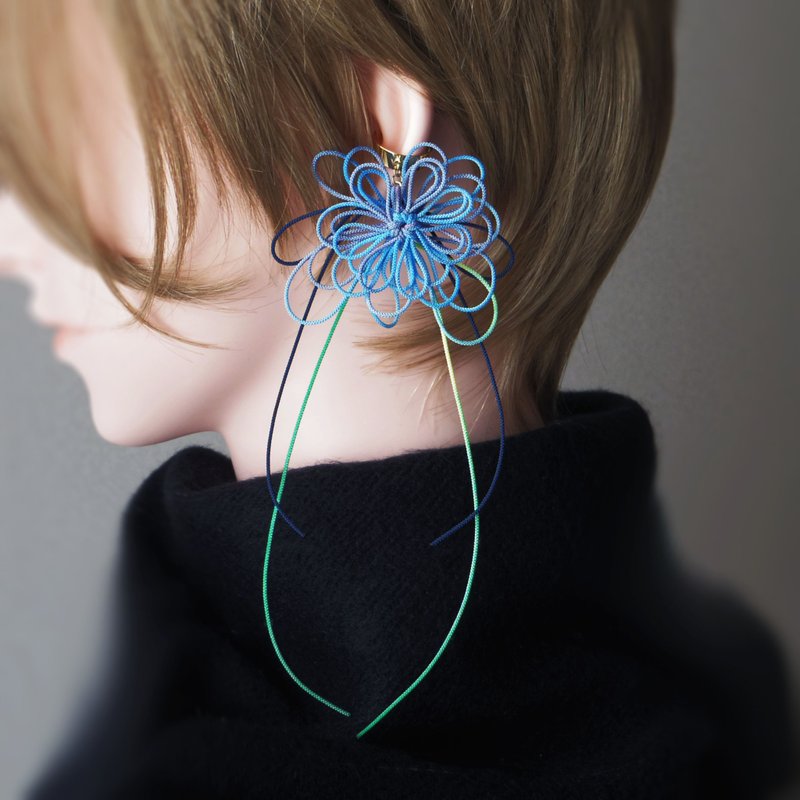 かたっぽイヤーカフ　ハナメグル・漂 - 耳環/耳夾/耳骨夾 - 其他金屬 藍色