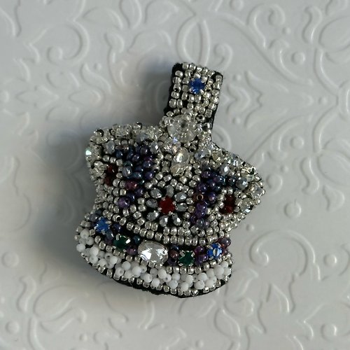 My Little Handmade 手作仔 釘珠細皇冠 Beaded Little Crown Pin Magnet