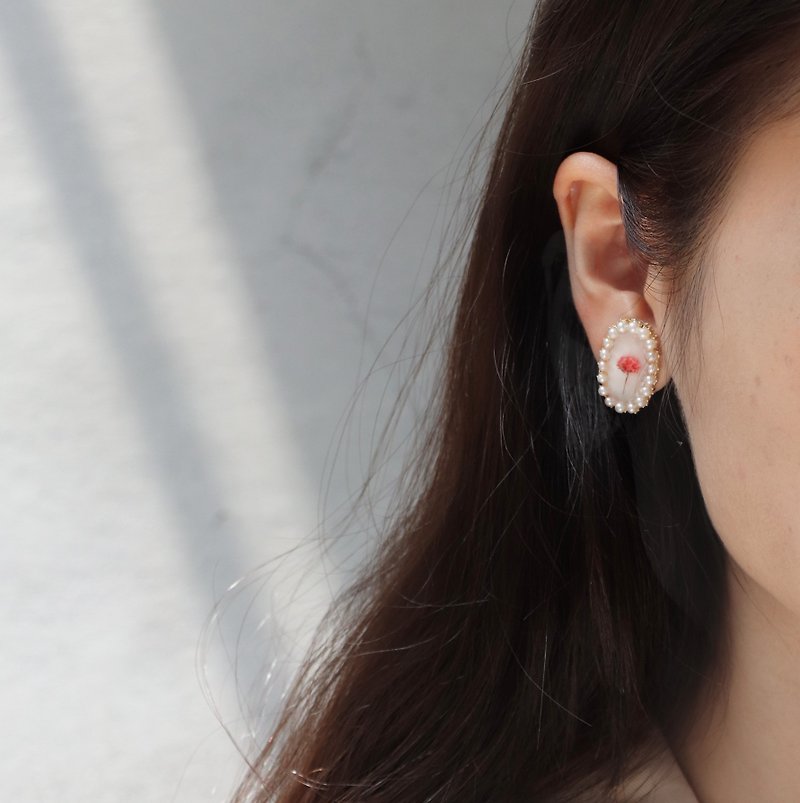邱比特系列 珍愛 復古珍珠 不對稱耳環 - 耳環/耳夾 - 樹脂 粉紅色