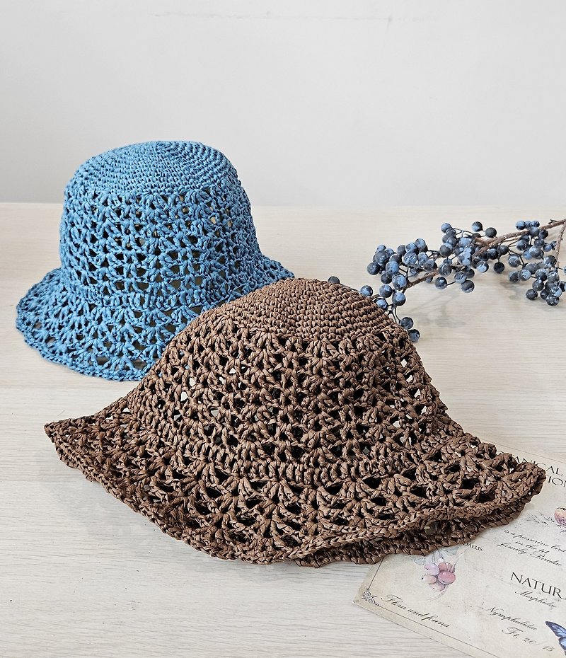 手工編織針葉圖紋簍空草帽(遮陽防曬/小臉效果/氣質款) - 帽子 - 其他材質 藍色