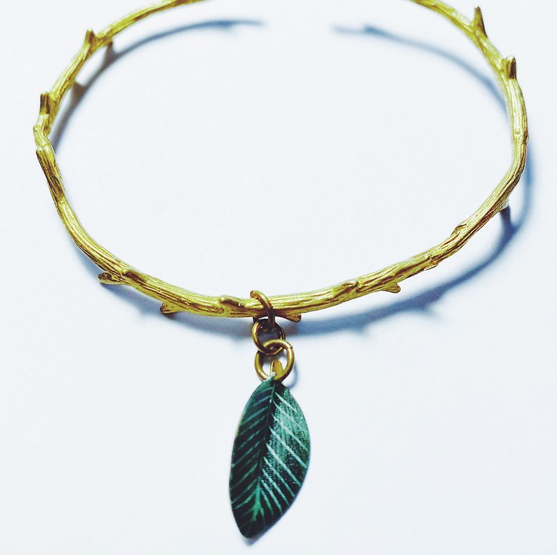 Hand-painted bracelet-leaves - สร้อยข้อมือ - ทองแดงทองเหลือง สีเขียว