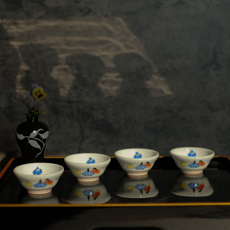 [Japanese Ancient Art] White Porcelain Hand-pressed Cups with Color Painting on Glaze 4 Customers - Teapots & Teacups - Porcelain 