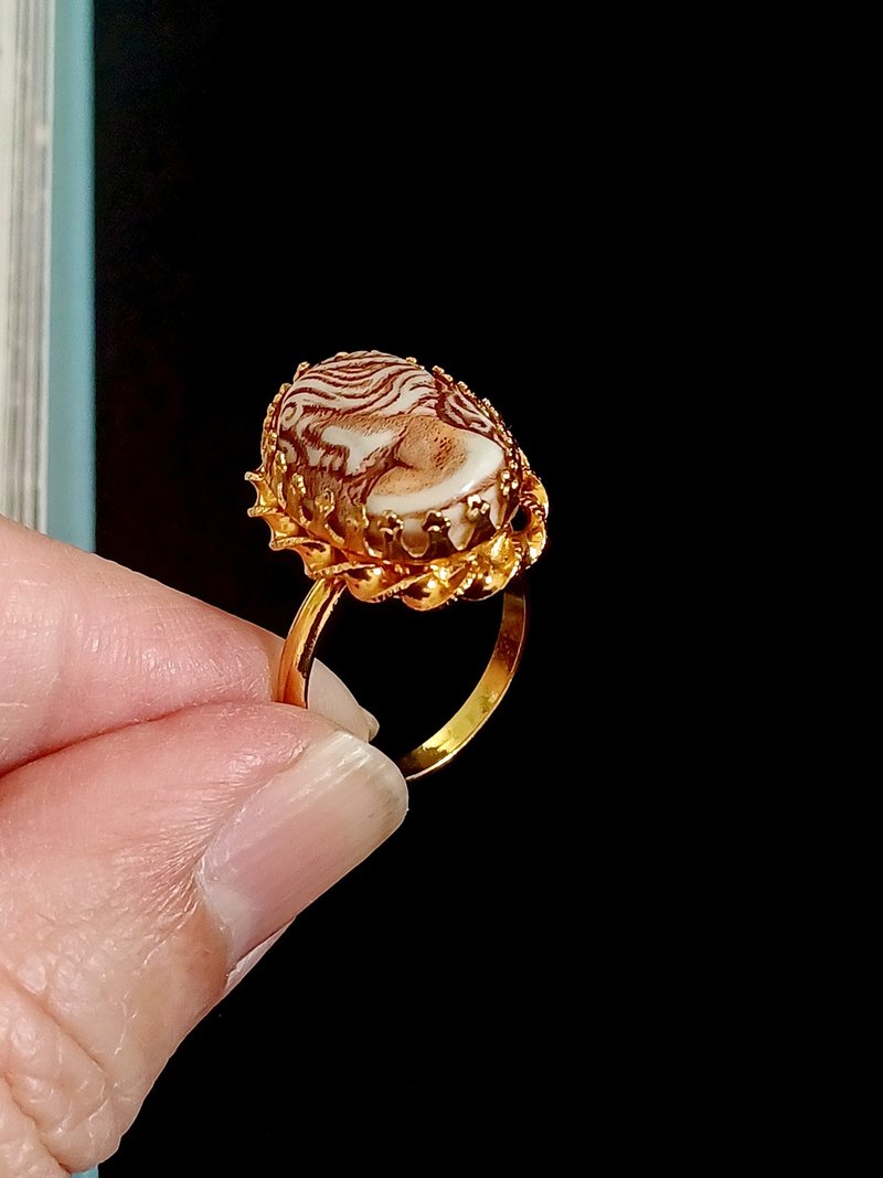 vintage jewelry 古董仿石浮雕女神戒指 - 戒指 - 其他金屬 
