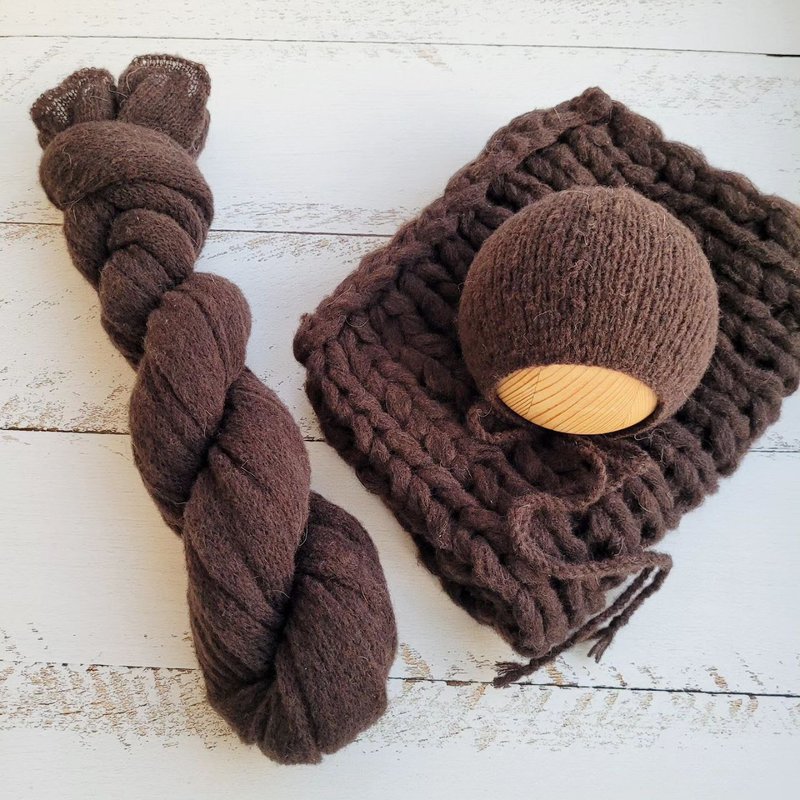Dark Brown soft newborn Bonnet, Wrap,Blanket. Newborn photo props - 嬰兒手鍊/飾品 - 羊毛 咖啡色