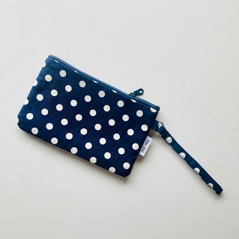 Handmade Japanese style cotton zipper storage bag blue MonkeyCookie X ZouZou - กระเป๋าเครื่องสำอาง - ผ้าฝ้าย/ผ้าลินิน สีน้ำเงิน