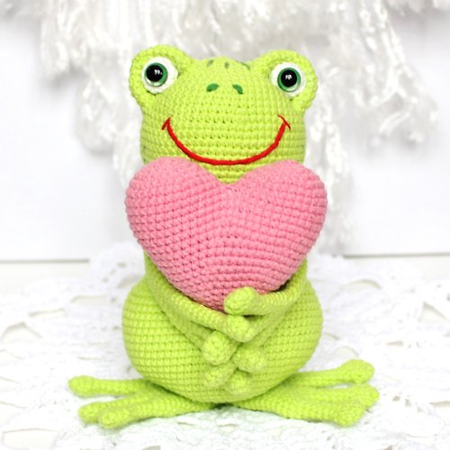 ZiminaDoll Crochet frog pattern PDF in English Amigurumi cute frog stuffed toy with heart