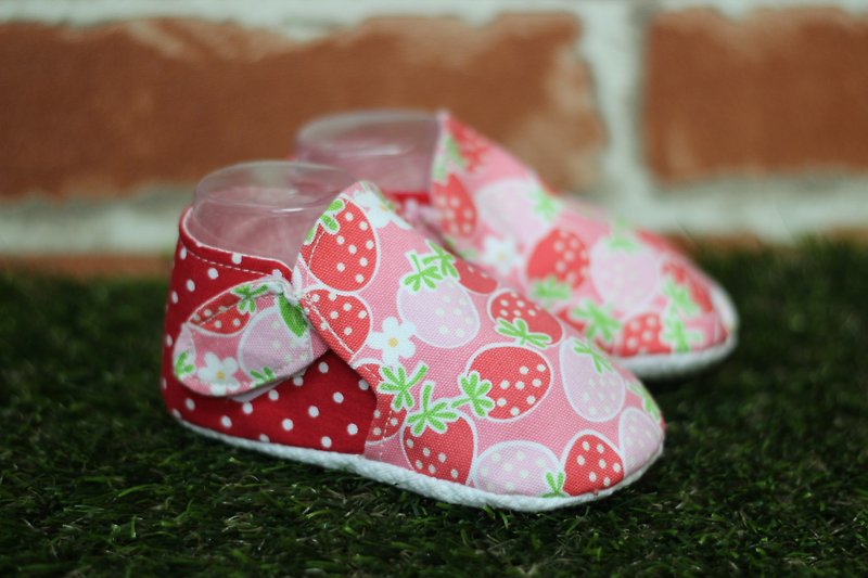 滿滿的草莓學步鞋 - 童裝鞋 - 棉．麻 紅色