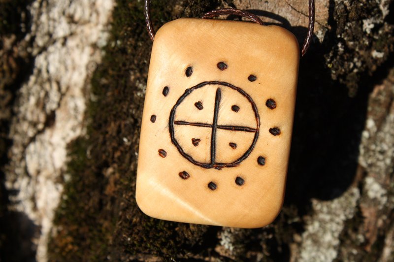 護身符異教徒岩畫吊墜北歐原始部落維京太陽 - 項鍊 - 木頭 