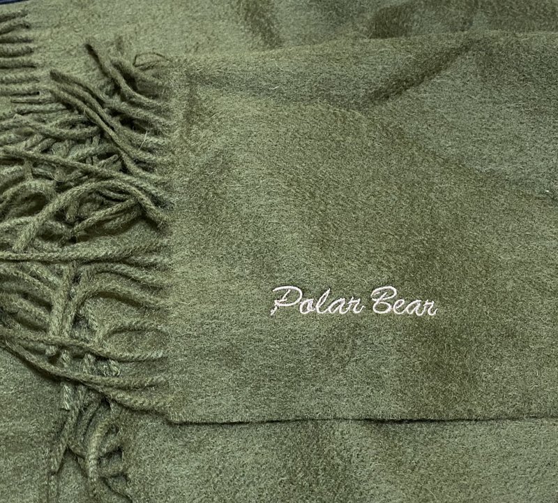 【客製化禮物】【情人節禮物】刺繡名字 軍綠色 羊毛圍巾 - 圍巾/披肩 - 羊毛 
