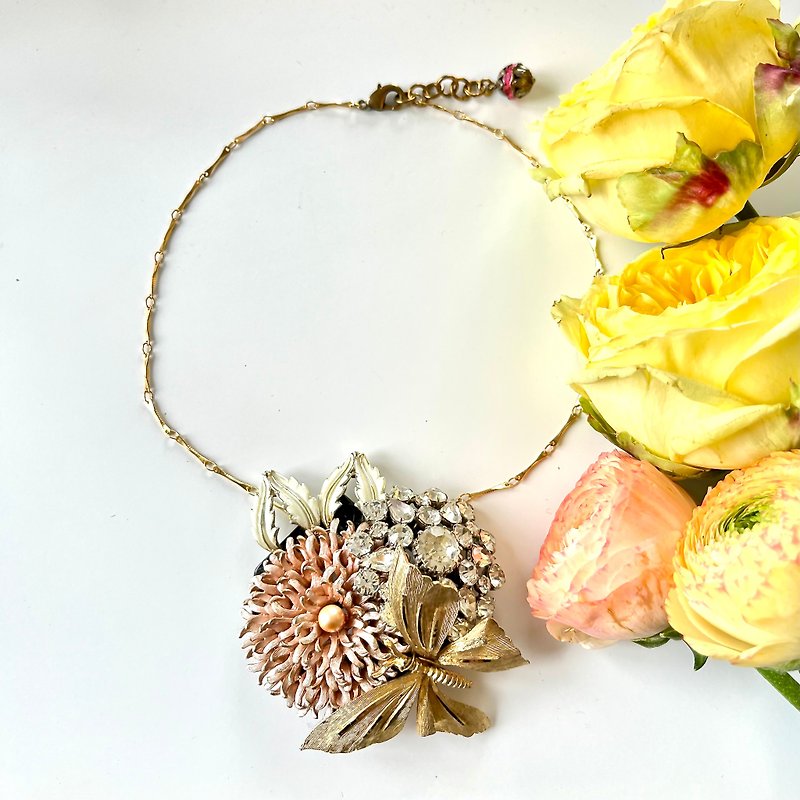 collaged daisy & butterfly statement necklace - Necklaces - Other Metals Pink