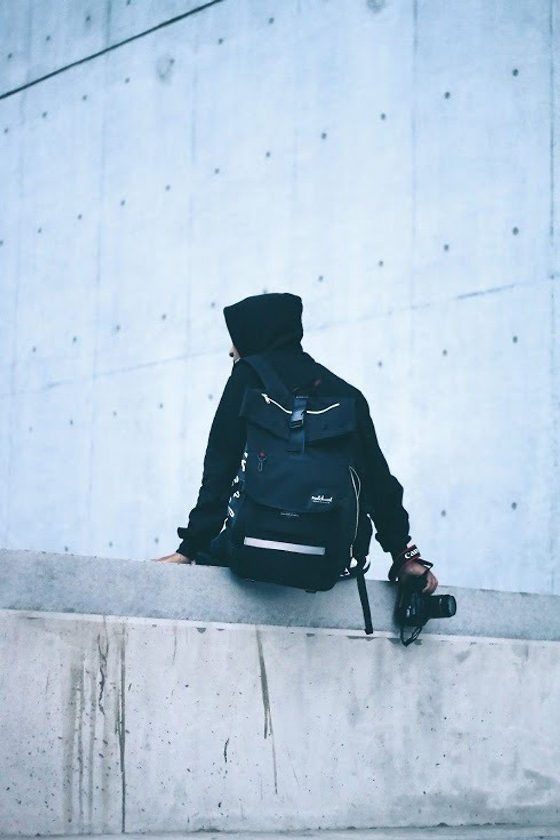 Rider Backpack Leather Black - กระเป๋าเป้สะพายหลัง - วัสดุกันนำ้ สีดำ