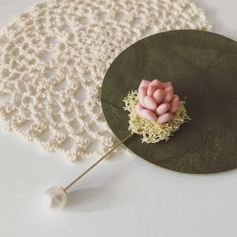 桃の美しさ。人工粘土多肉ブローチseries_pin pearl ball plug - ブローチ - 粘土 ピンク