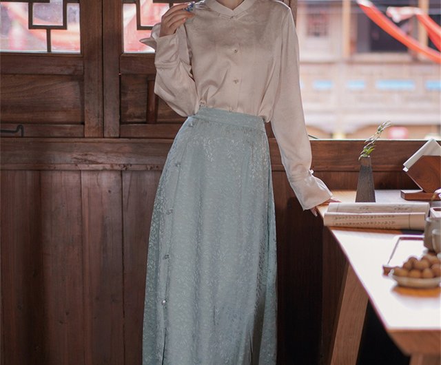 A line outlet skirt retro