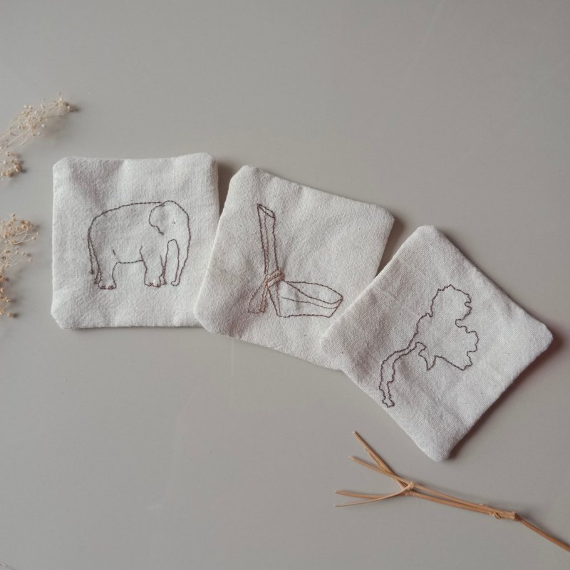 เซต ที่รองแก้ว Thailand Collection 3 ชิ้น 3 แบบ งานปักและเย็บมือ ผ้าฝ้ายธรรมชาติ - ที่รองแก้ว - ผ้าฝ้าย/ผ้าลินิน ขาว