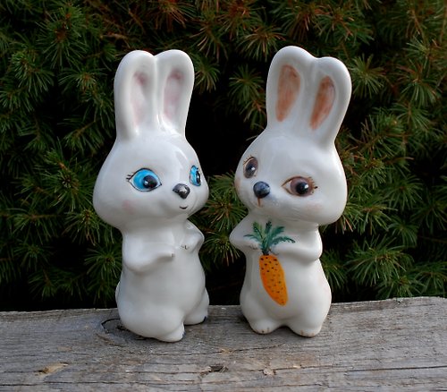 PorcelainShoppe Rabbits porcelain figurines Couples in love White rabbit with a carrot Cute har