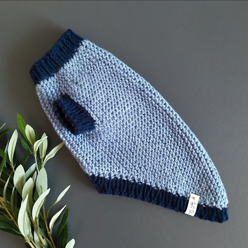 Knitted handmade warm dog sweater - ชุดสัตว์เลี้ยง - วัสดุอื่นๆ สีน้ำเงิน