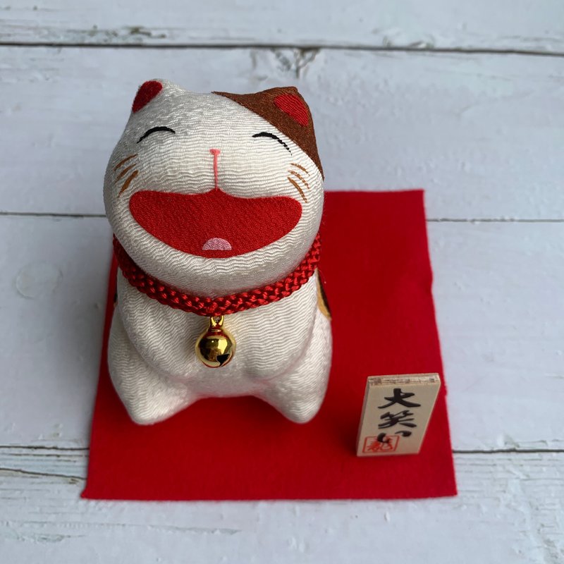 笑う猫-トリコロール猫 - 置物 - その他の化学繊維 