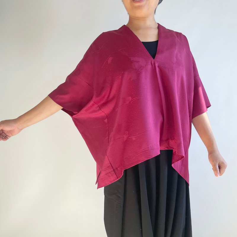 【1点もの】縦づかいのワイドプルオーバー -正絹 紋紙柄織 赤紫に草 - 女襯衫 - 絲．絹 紫色