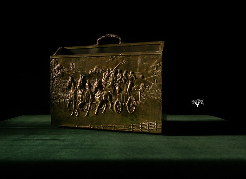 [Old Time OLD-TIME] Early European Bronze Embossed Scenic Newspaper Shelf - ของวางตกแต่ง - วัสดุอื่นๆ 