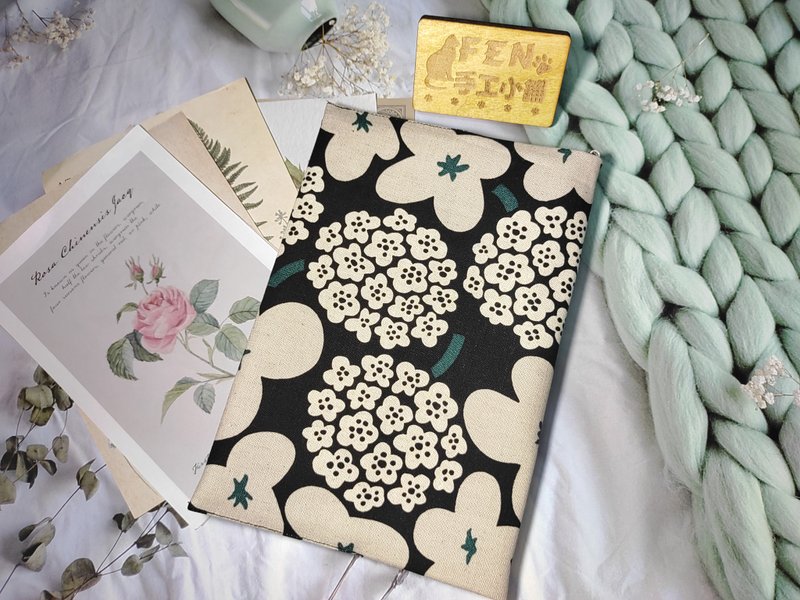 FEN Handmade Shop-F Series-Elegant Series-M Wind Flower Hydrangea Cloth Book Cover-Cloth Book Cover-A5 Applicable - ปกหนังสือ - ผ้าฝ้าย/ผ้าลินิน 