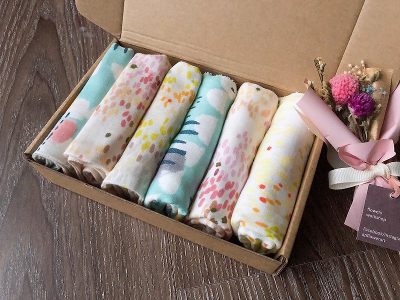Mi Yue gift box - Japan double three color six into the non-toxic saliva towel feeding towel - Bibs - Cotton & Hemp 