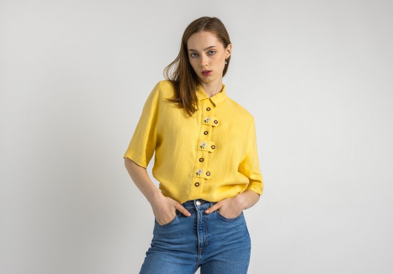 Alpen Trachten Linen Bavarian Yellow Embroidered Floral Short Sleeve Blouse 6200 - เสื้อเชิ้ตผู้หญิง - ลินิน สีเหลือง