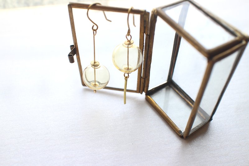 Windbell Bubbles  - ガラス玉真鍮のイヤリング - 可変クリップ - ピアス・イヤリング - 銅・真鍮 ゴールド