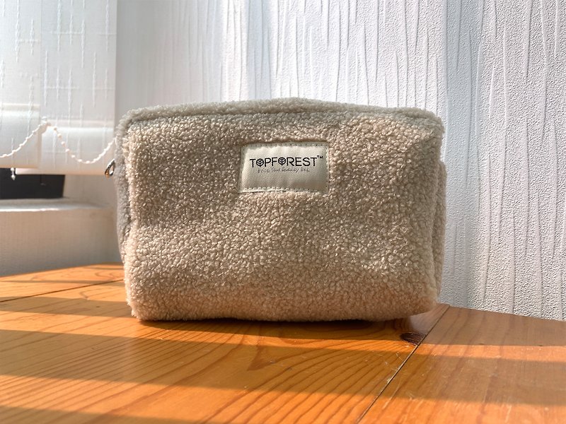 Soft and Stylish Cosmetic Bag (Teddy Pancil Pouch) - กระเป๋าเครื่องสำอาง - วัสดุอื่นๆ สีกากี