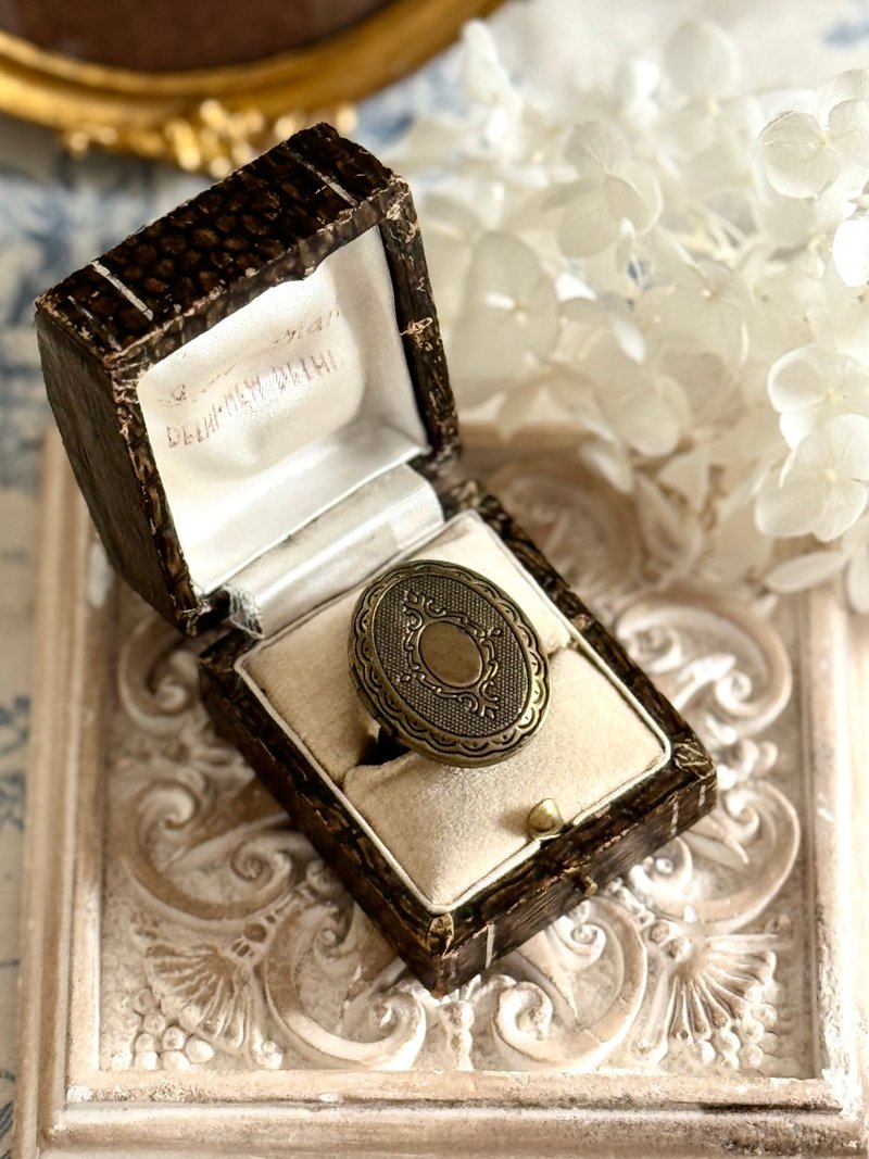 Italy vintage brass photos ring - แหวนทั่วไป - ทองแดงทองเหลือง 