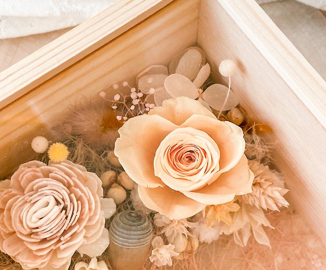 Flower clusters on the hillside x non-withered rose dried flower  transparent flower frame - Shop sumi-road Picture Frames - Pinkoi