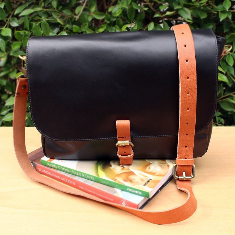 Messenger Bag - Flip (Genuine Cow Leather -- Very Light Weight!!!) - Black - 側背包/斜背包 - 真皮 