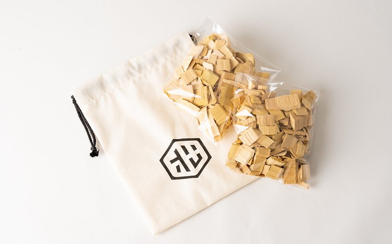 Aomori Hiba aroma wood chips/with original drawstring bag - Fragrances - Wood 