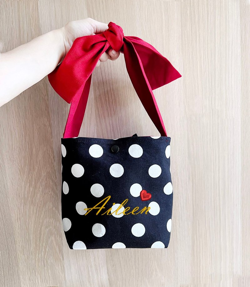 Twist polka dot square bag (large) tote bag mom lightweight bag - กระเป๋าถือ - ผ้าฝ้าย/ผ้าลินิน สีดำ