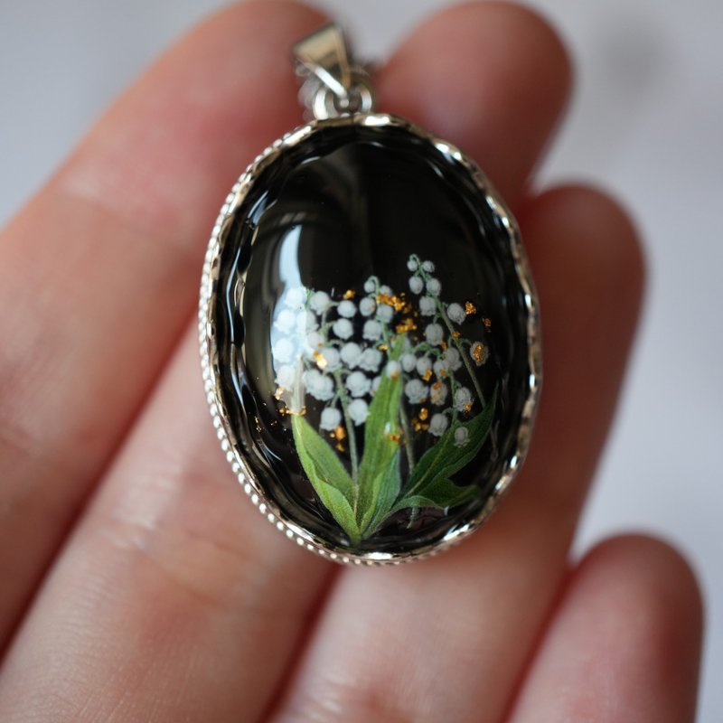 黒瑪瑙とすずらんのペンダント　 ネックレス 金箔 24K 鈴蘭 - ネックレス - 宝石 ブラック