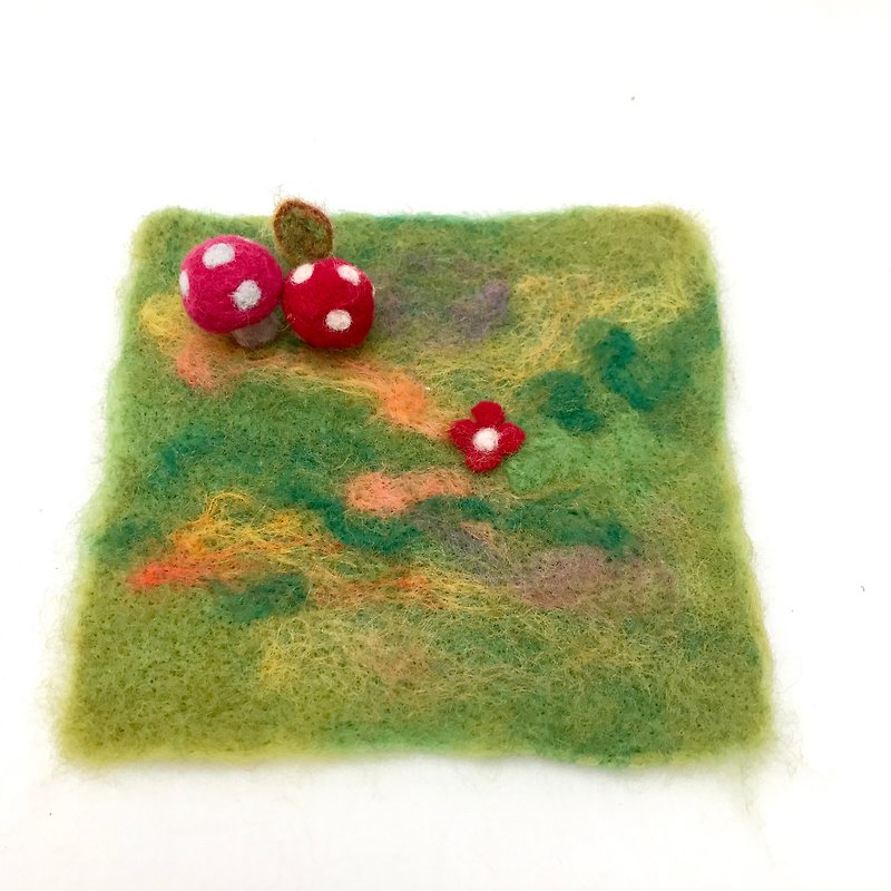 フェルト状のウールの小さな芝生-15 * 15センチメートル - 置物 - ウール グリーン